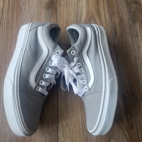 Vans - Picture 4 of 5